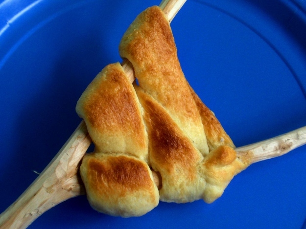 http://www.instructables.com/id/Camping-Style-Crescent-Rolls/